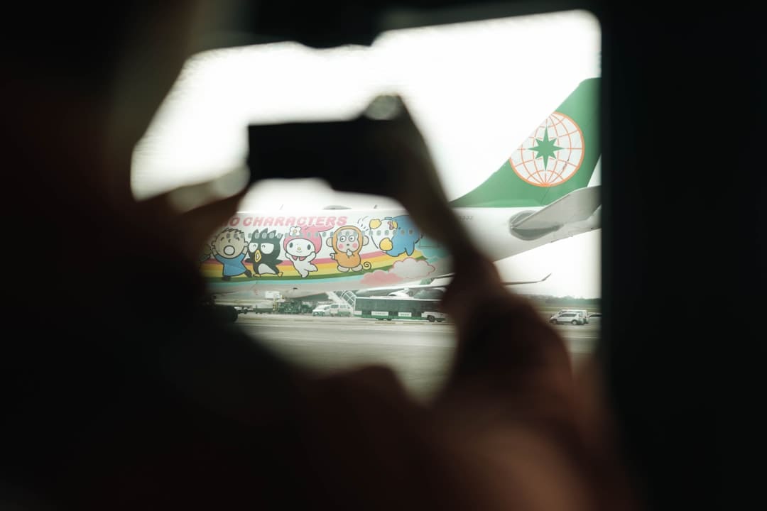 外交部亚洲司司长刘劲松就日本民用飞机侵闯我钓鱼岛领空向日方提出严肃交涉